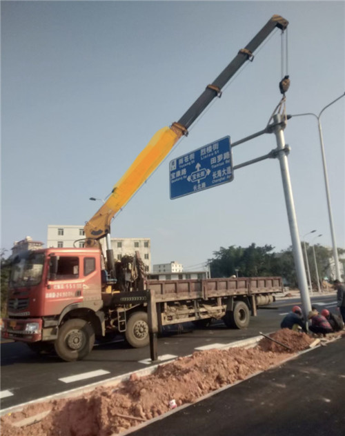 武夷山市设备吊装租赁吊车要用多大吊车