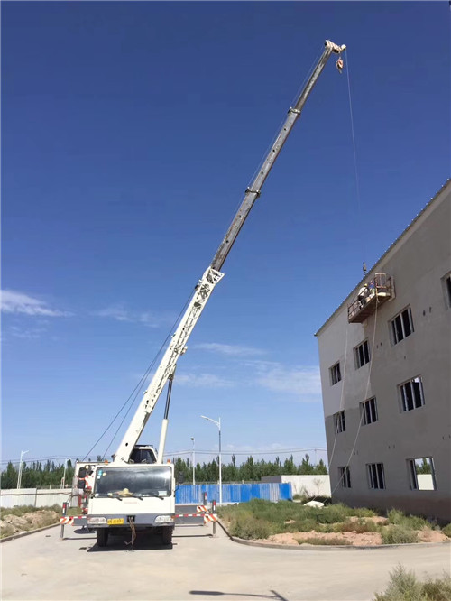 武夷山市“轻装强干”—— 吊车的 “轻量化臂架” 技术